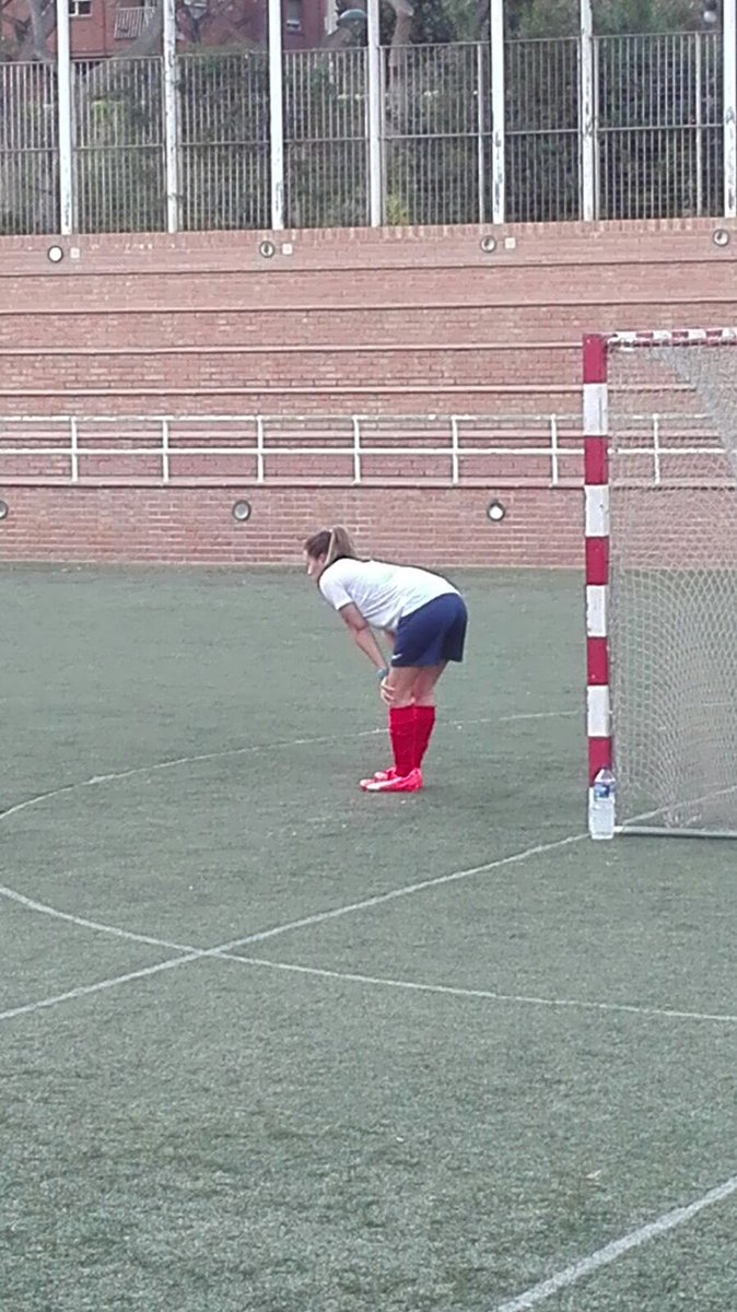 PauliLinares's tweet photo. Ha sido un placer participar en la pachanga y asistir a la presentación de la ONG Goals For Freedom de @Pcamdom en Valencia. https://t.co/5nJM301MGo