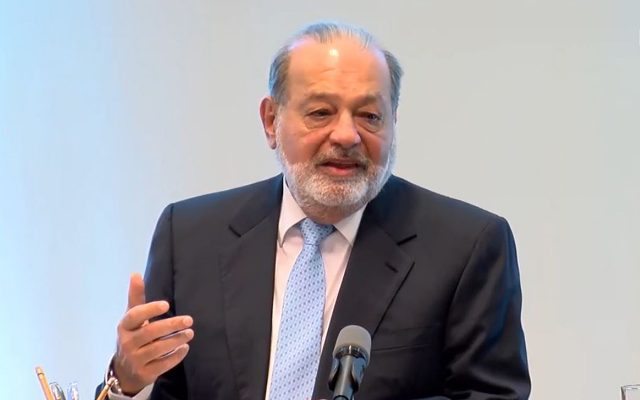 Noti_Merida's tweet photo. Carlos Slim explica que la construcción del Nuevo Aeropuerto traerá beneficios económicos para la mano de obra local y desarrollo económico. Lo califica como uno de los proyectos de mayor impacto económico que haya conocido. #SíAlNAICM https://t.co/BfX1Hkpv56