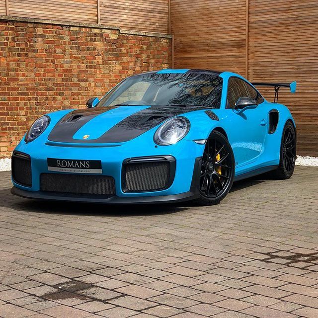 zaakandtweet's tweet photo. Had some fun with this today, absolutely bonkers mind. 😍 🎥🚘 #cars #carfilming #carphotography #porsche #911 #gt2rs #romans #romansinternational #oncue #oncuecomms #miamiblue #weissachpackage #carbon https://t.co/2wXkUAeZ49 https://t.co/qyoer0ilXN