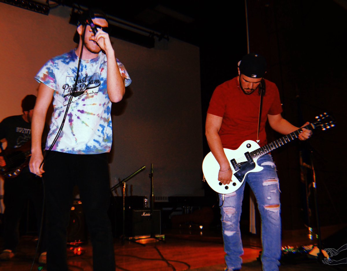 Kat8996's tweet photo. MIC /// Just A Pipe Dream @JAPD_CT /// 4/8/18 💥 (part 2) https://t.co/ejxZvYxgLL