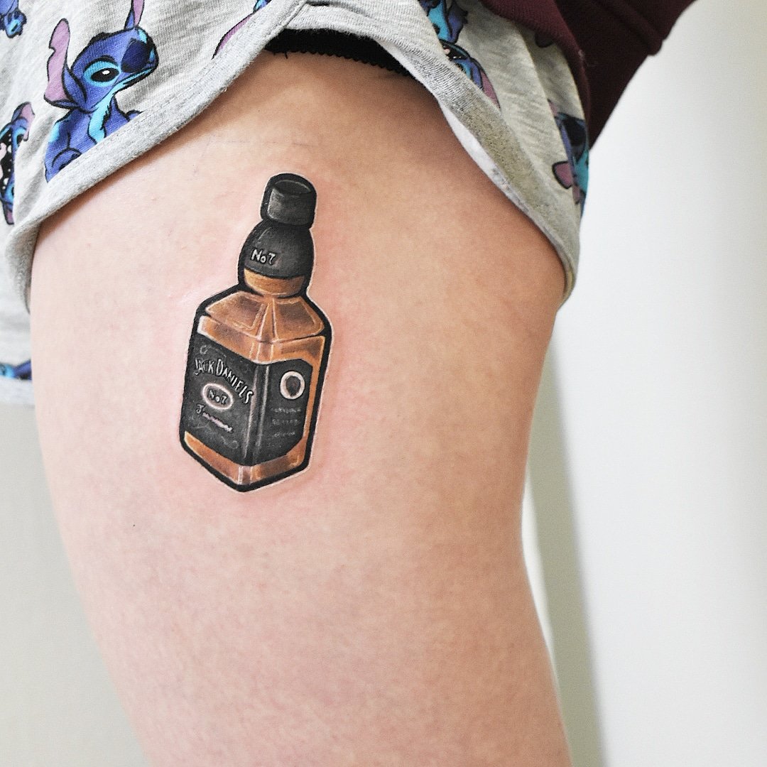 A Kawaii style jack daniels bottle on Katie. I have a full flash sheet of Kawaii alcohol bottles. #tattoo #glasgow #glasgowart #glasgowtattoo #jackdaniels