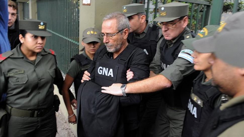 LaGacetaTucuman's tweet image. Se oponen a que #RicardoJaime sea beneficiado con prisión domiciliaria antes del juicio por la compra de chatarra dlvr.it/QPlWhR