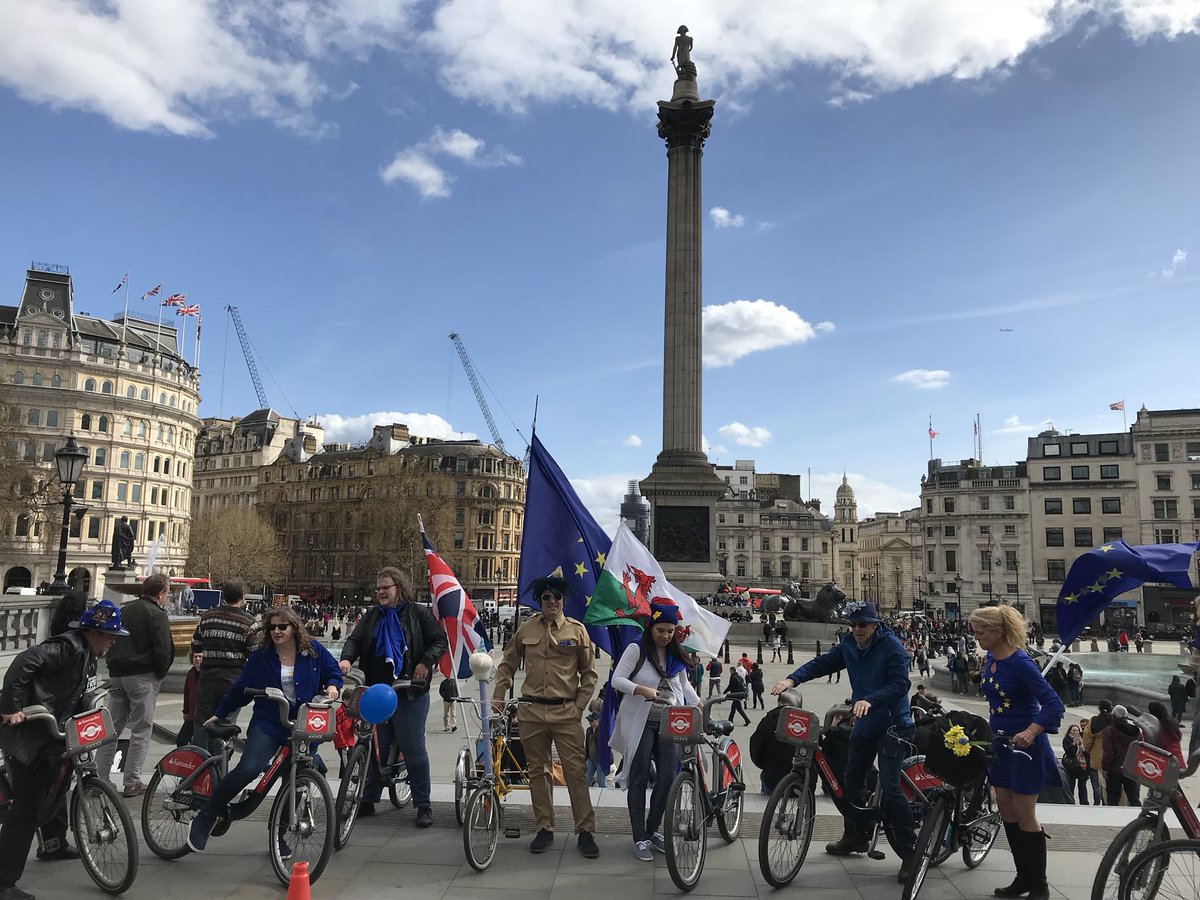 operabinoculars's tweet photo. #Wheels4EU on the move earlier with @EUlvis #PeoplesVote from @SODEMAction #CakeNotHate https://t.co/x6iN71EJDT