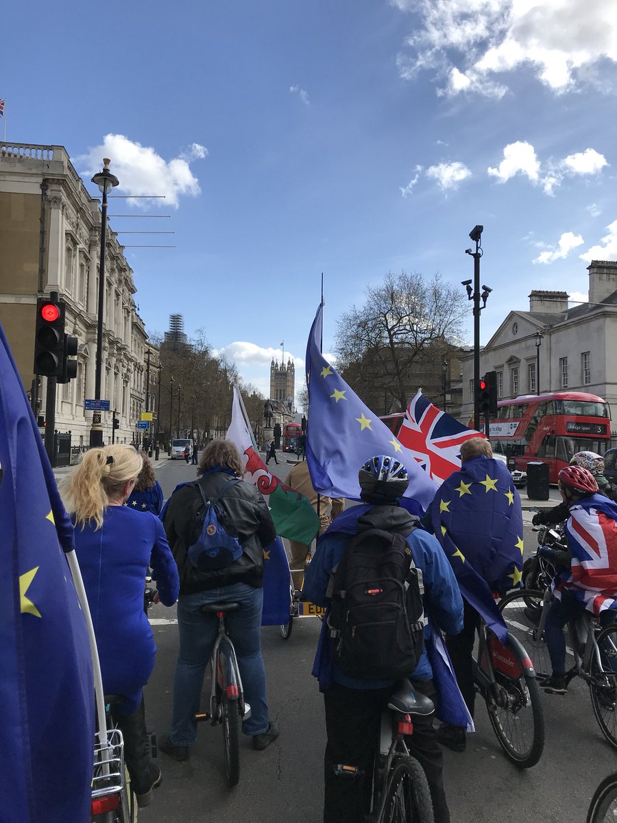 operabinoculars's tweet photo. #Wheels4EU on the move earlier with @EUlvis #PeoplesVote from @SODEMAction #CakeNotHate https://t.co/x6iN71EJDT
