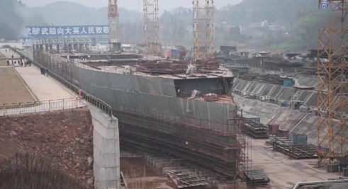 Construction d'une réplique du Titanic en Chine - Page 5 Da7qZuvXcAAOuvt