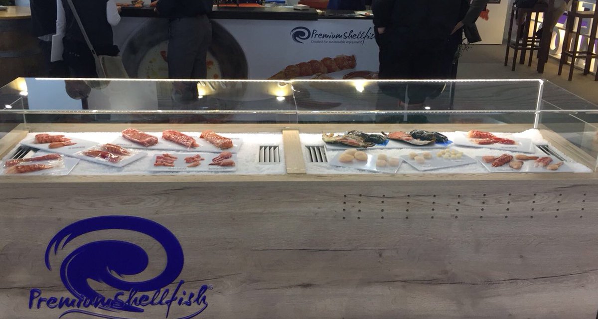 premiumshell's tweet photo. Primer dia de #Alimentari2018, muy contentos!!!mañana mas, os esperamos en el 📍Pabellón 6 Restaurama Stand 444 https://t.co/SXKFtk4yz0