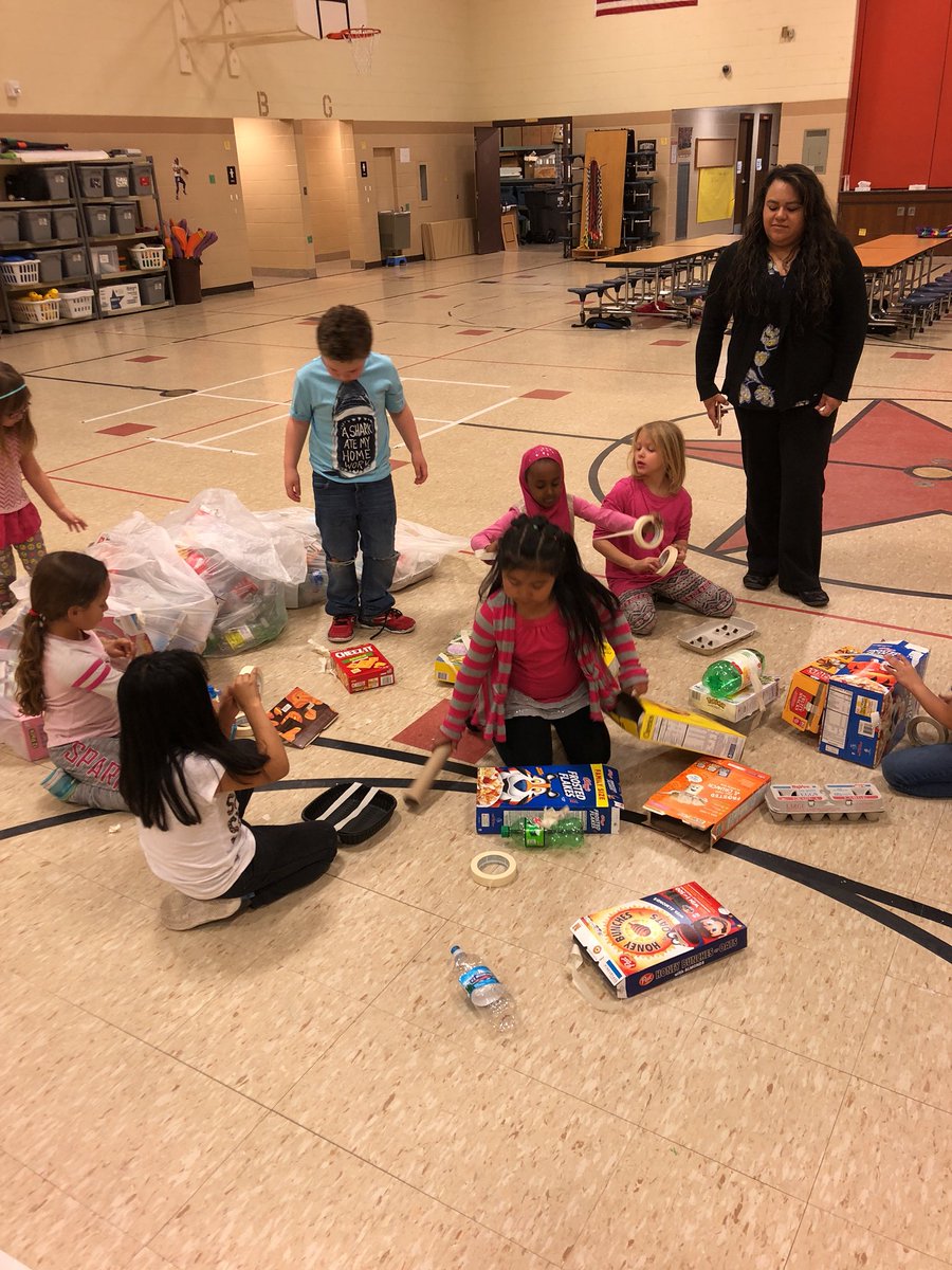 MrsKosmicki's tweet photo. Using recycled materials to build something that starts with the letter T. #gipsmakerspace @GIPSFoundation @JeffersonGIPS #whyigive https://t.co/EJQCJydIlF