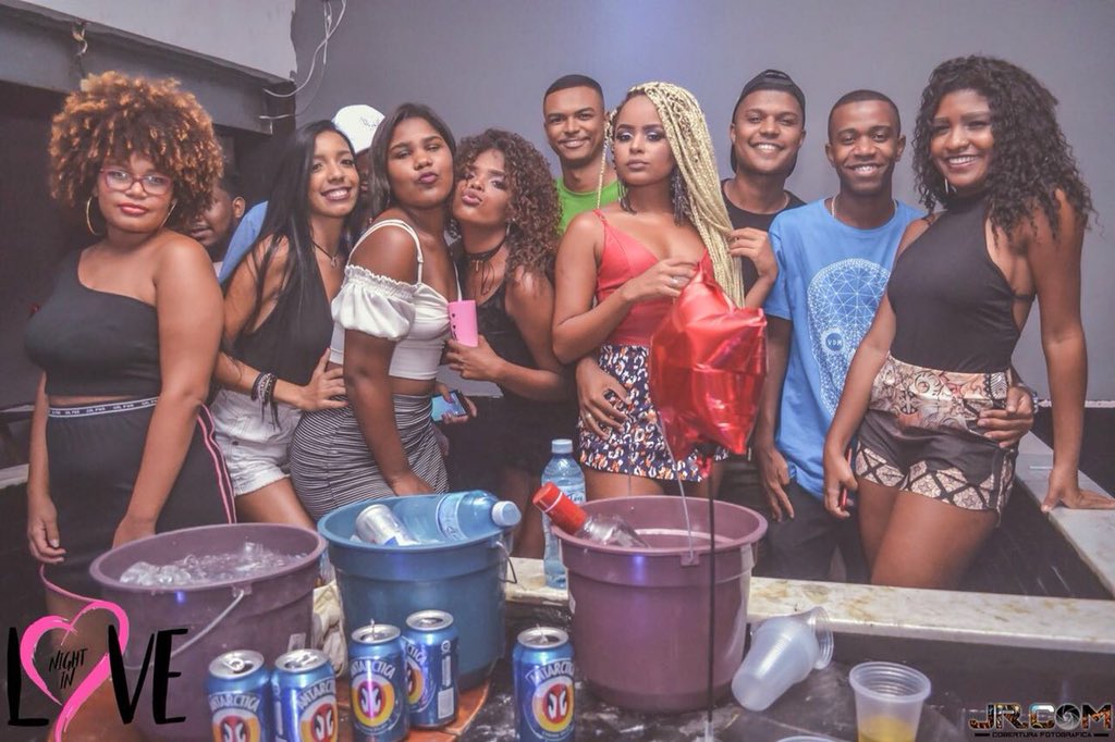 kisffc's tweet photo. ainda sobre a night in love ♥️
#melhorbonde
#eoscria https://t.co/IIp0SvwexF