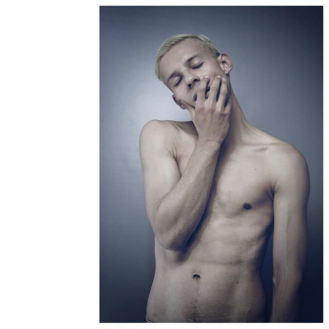joseaponte's tweet photo. ✨Halo Series
🖤📸 @elysmcm .
🖤 MUA @lissettoromakeup .
.
.
.
.
.
#love #portrait #me #body #face #photography #mode #male #editorial #modelmanagment #instagood #igers #hairstyle #blonde #style #oneofthem https://t.co/n8NZbTnUaJ https://t.co/2ZGd3RQrXx