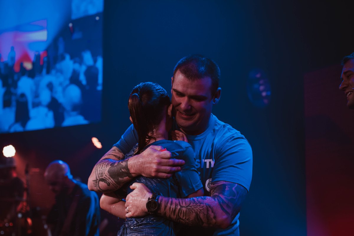 thecreekKY's tweet photo. Make some noise for the 23 people who followed Jesus in baptism yesterday during our Sunday services in London and Somerset! #generositychangeslives https://t.co/mHV1rBp1Sw