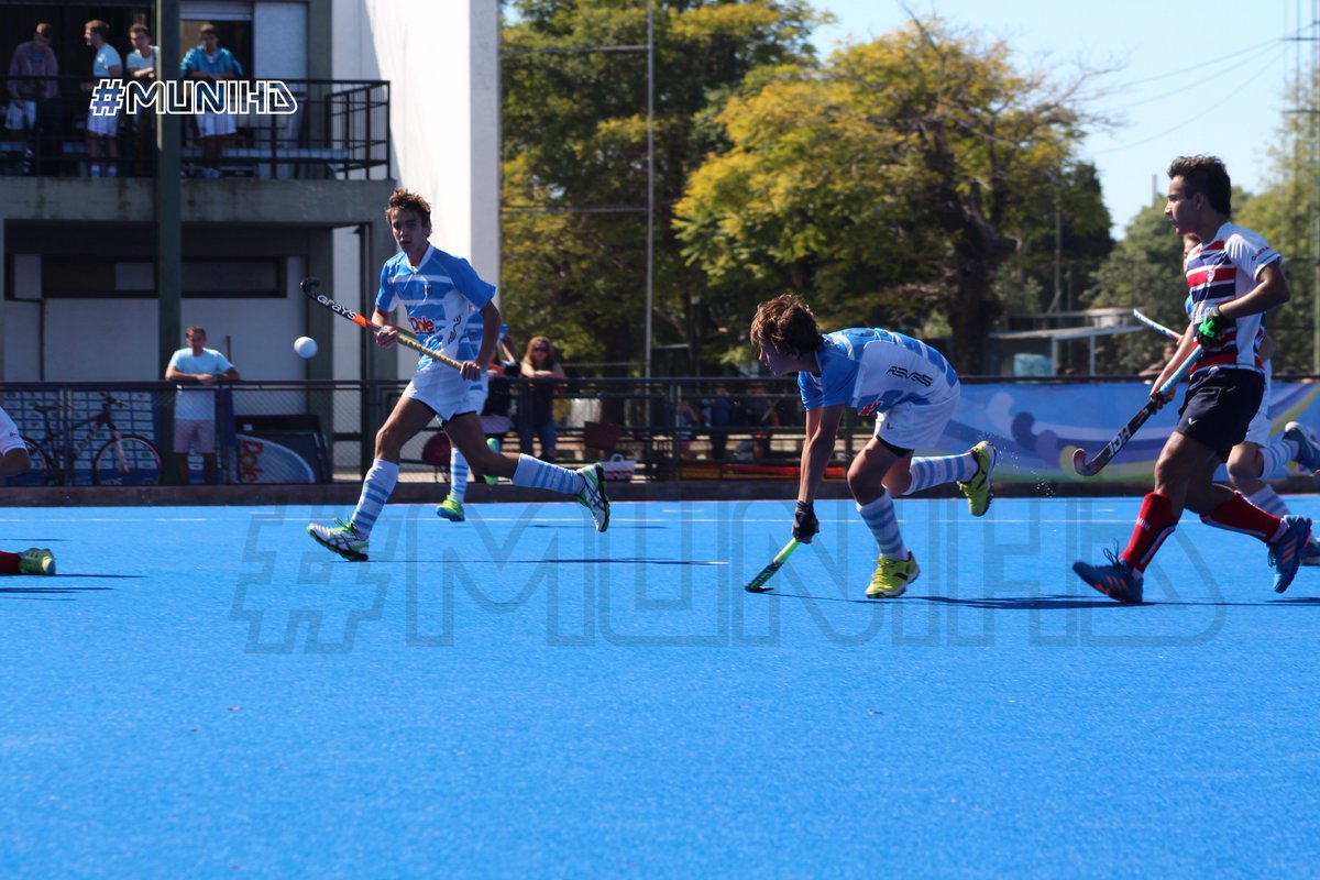 HockeyMUNIHD's tweet photo. #THMC2018 #01F05F #CiudadA Vs #Ducilo #SEXTA
en #CCBAHockey By #MuniHD @reves #BautiCapurro @SantiCapurro11 https://t.co/V1XbHfrKsY
