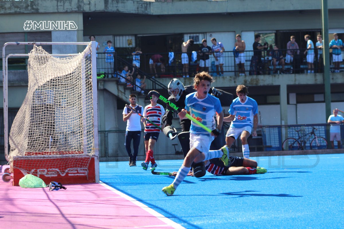HockeyMUNIHD's tweet photo. #THMC2018 #01F05F #CiudadA Vs #Ducilo #SEXTA
en #CCBAHockey By #MuniHD @reves #BautiCapurro @SantiCapurro11 https://t.co/V1XbHfrKsY