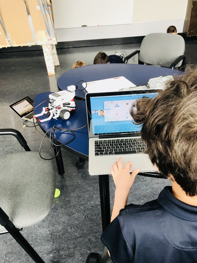 allboysCBE's tweet photo. Developing and experimenting with problem solving skills through the use of our robots #allboysprogram #yycbe #abed #robotics #legomindstormsev3 https://t.co/mC6WOdY6Vc