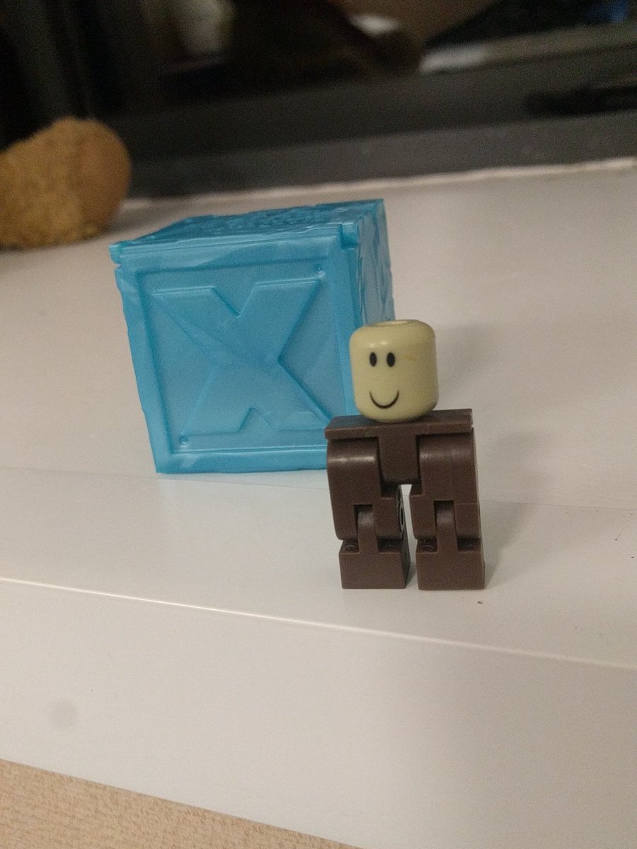 Slight #ROBLOX toy malfunction