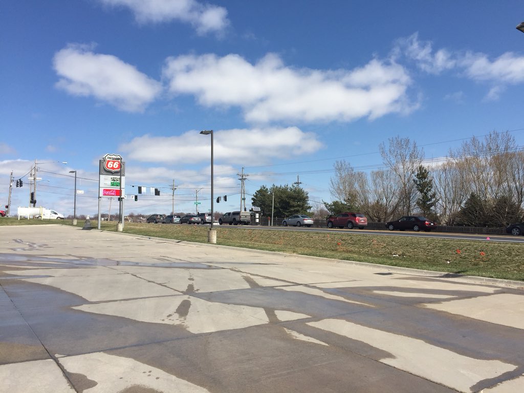 CraigNigrelli's tweet photo. This was a pleasant surprise as I drove on Harrison this morning. 168th between Harrison and Giles is back open and nicely paved. #SpringConstruction #OmahaArea #SarpyCounty https://t.co/LJknKB8npc