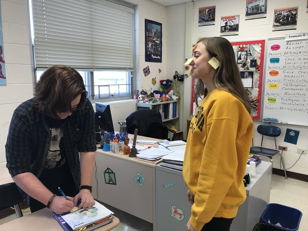 amanda_lebrun's tweet photo. French II Period 5/7 learning parts of the body in French!!! @GrantBulldogs #grantmindset https://t.co/6gKkQd4bxw