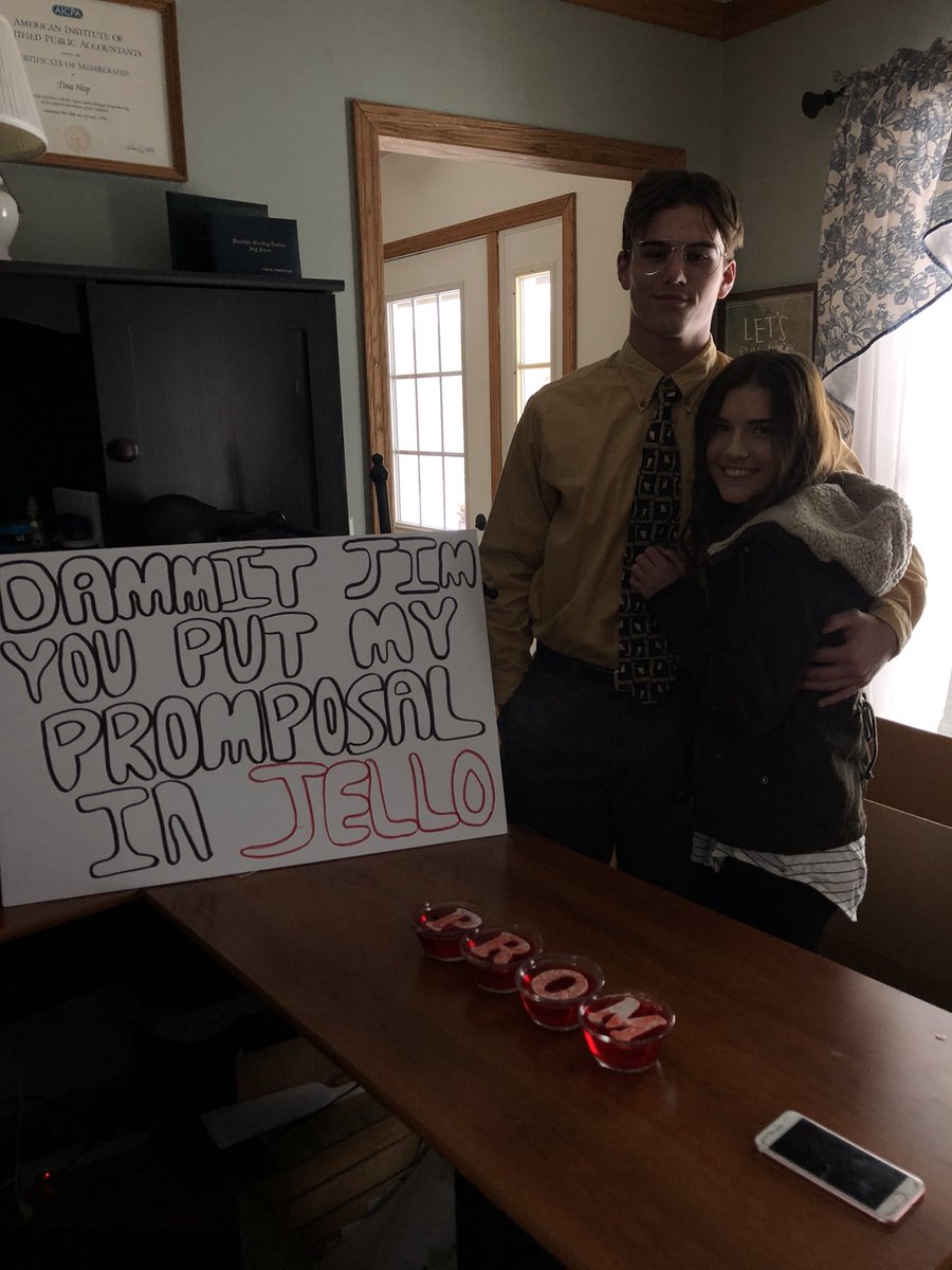 briannagee03's tweet photo. Bears. Beets. Prom. 👌🏻👌🏻 https://t.co/as7K44LwMM