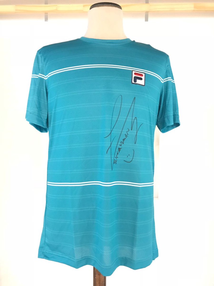 filaargentina's tweet photo. ¡Sorteo #FilaTennis! 
Para participar danos Follow y RT a este twit, y arrobanos contando por qué deberías ganarte la remera autografiada por @dieschwartzman. 
#Sorteo #FilaTennis #DiegoSchwartzman #VamosPeque #IconicEverywhere https://t.co/IFHGFMX6SZ