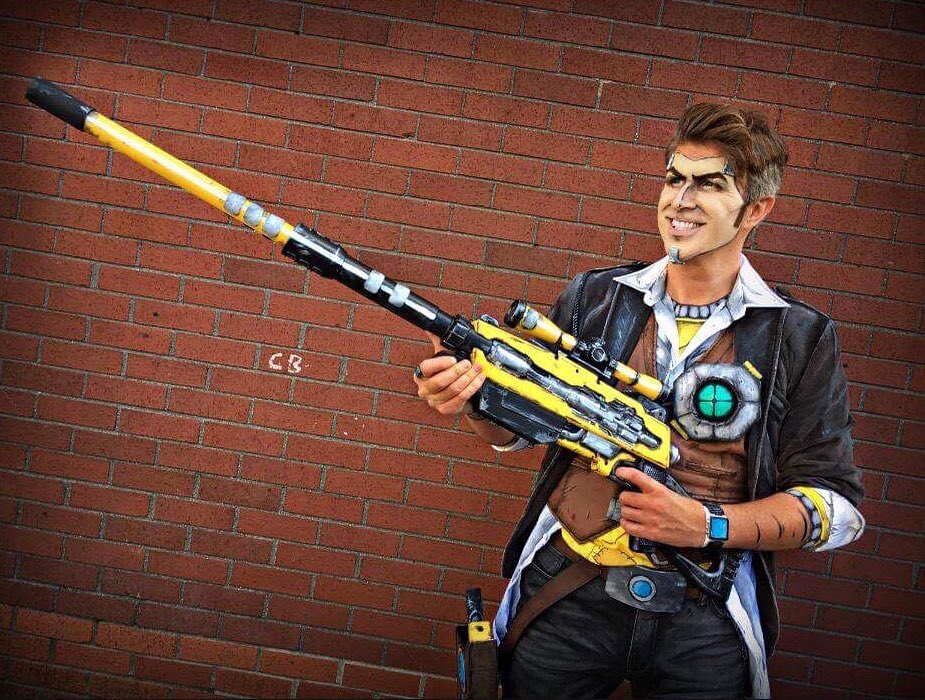 JohnnyKQuick's tweet photo. It’s one of his smallest guns!  Buy Hyperion and make Handsome Jack proud!  @Borderlands @GearboxOfficial @dameonclarke https://t.co/F3ShbgW1YA