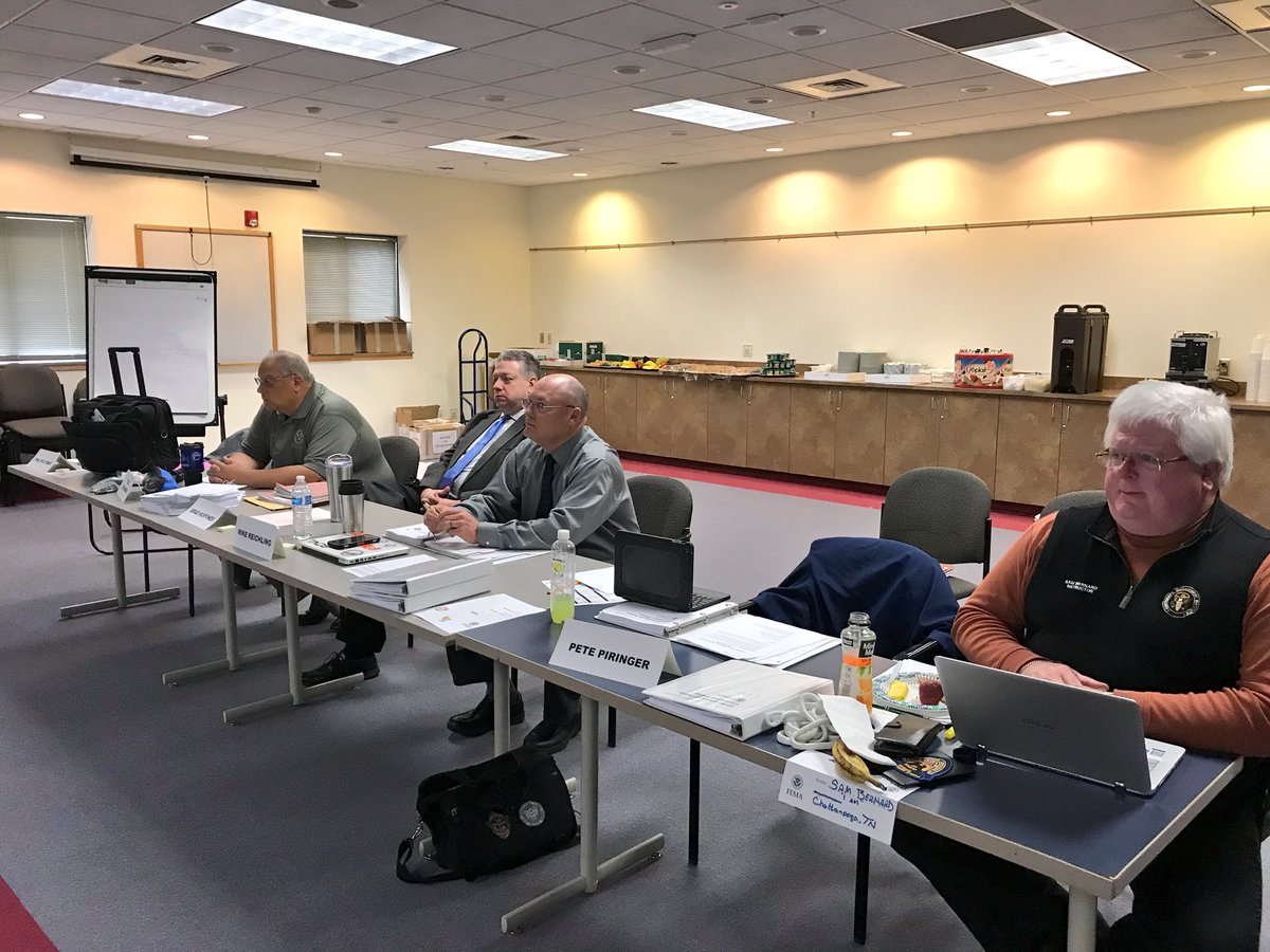 mcfrsPIO's tweet photo. Day 1 @FEMA Training @FEMA_EMI Advanced Public Info Officer Class st Ft Harrison, in Helena, Montana at w/ Instructors @usfatom Olshanski  @Reichlingmike @lukeskywatcher #sambernard #philpolitano @PIOPete e students from Montana, North Dakota, Wyoming, Illinois, Idaho, Colorado https://t.co/6dYM68sTvt