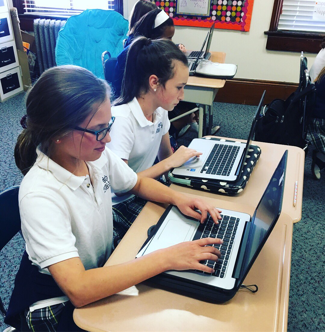 ashlibrary_ms's tweet image. 6th graders creating outlines for their research papers on immigration groups throughout history #researchskills @ASHRosary