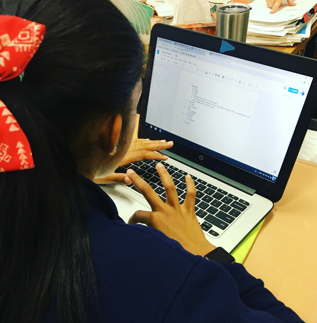 ashlibrary_ms's tweet image. 6th graders creating outlines for their research papers on immigration groups throughout history #researchskills @ASHRosary