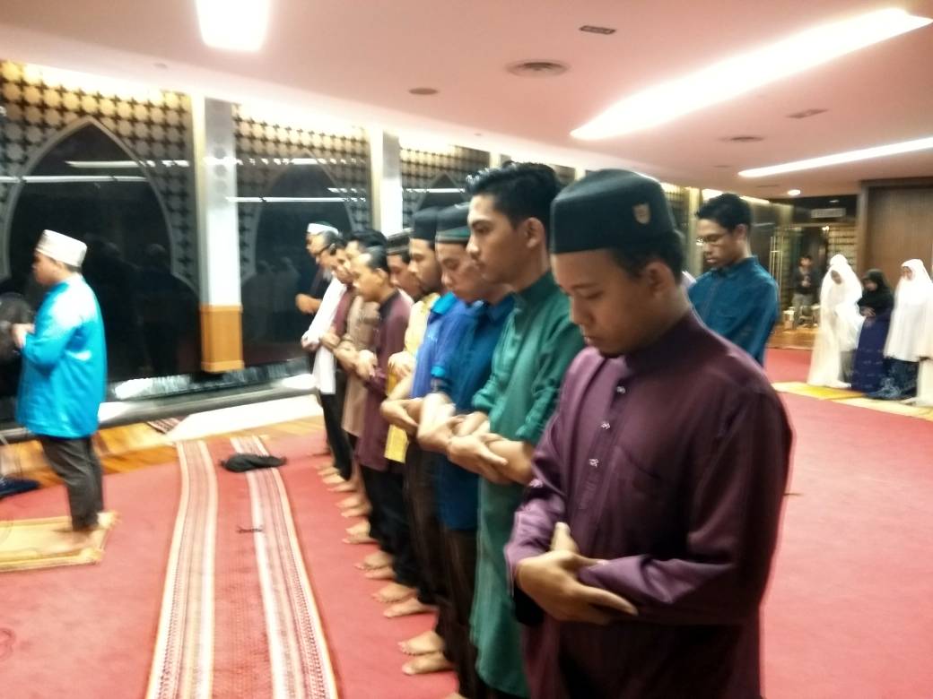 restuintcollege's tweet photo. Majlis Iftar Jama'ie RIC
Tarikh : 16 April 2018
Masa : 6.00 petang - 9.30 malam
Tempat : Restu International College
Anjuran : Mpp Restu
#RestuInternationalCollege
#RestuCollege
#PengajianTinggiMalaysia
#PendidikanMalaysia
#Diploma
#Ijazah
#Tahfiz https://t.co/NzKEINR70j