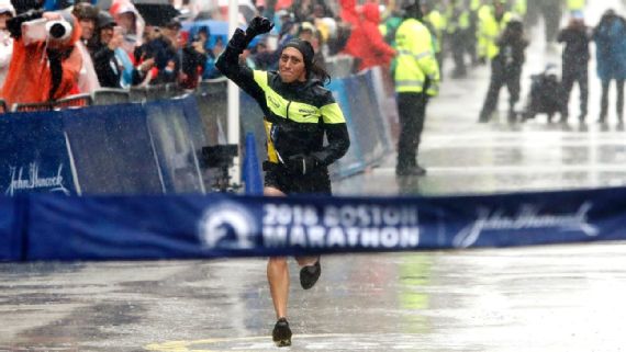 BosAppeal's tweet photo. '@des_linden is the definition of unrelenting' https://t.co/fCmaBaD9tZ Congrats, Des! #BostonMarathon #MarathonMonday #BostonStrong https://t.co/jy23tWpmqX