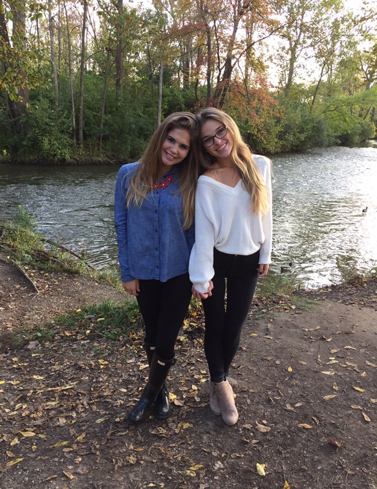 5...4..3..2..1..... HAPPY BIRTHDAY CARRIE💗💗 i love your crazy self!! i hope you enjoyed your day 😘