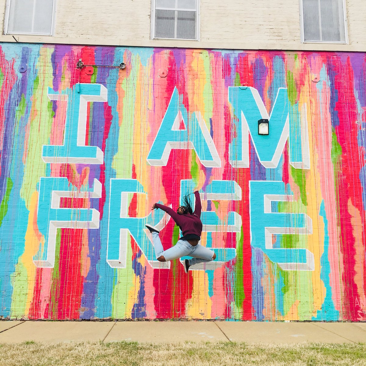 MUOuterLimits's tweet photo. This week’s #MemberMonday is @2_Sauc_E!
-She’s a sophomore majoring in psychology with minors in Black studies &amp; criminology
-She‘s been dancing for 17 years
-Her favorite part about dance is the freedom it gives to express yourself
-Fun facts: she has a dog &amp; used to play piano! https://t.co/qptdg9FaTJ