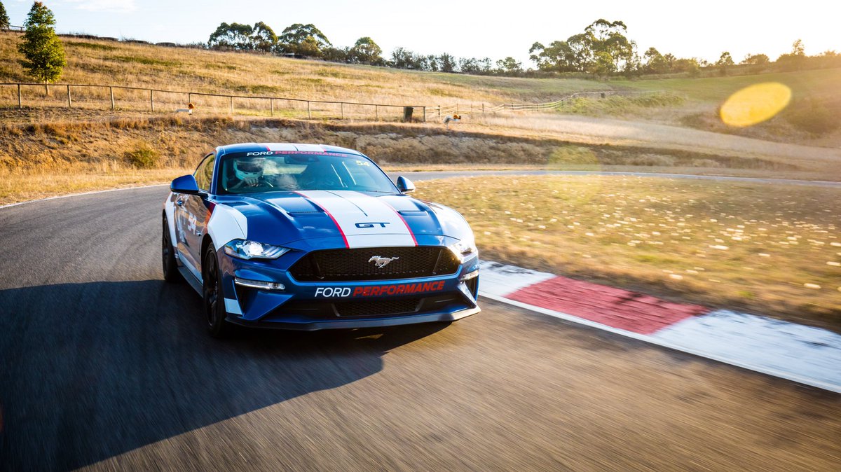 TickfordRacing's tweet photo. We can't wait to see the Ford Mustang on the @supercars grid in 2019! #VASC https://t.co/U5yjFuF4by