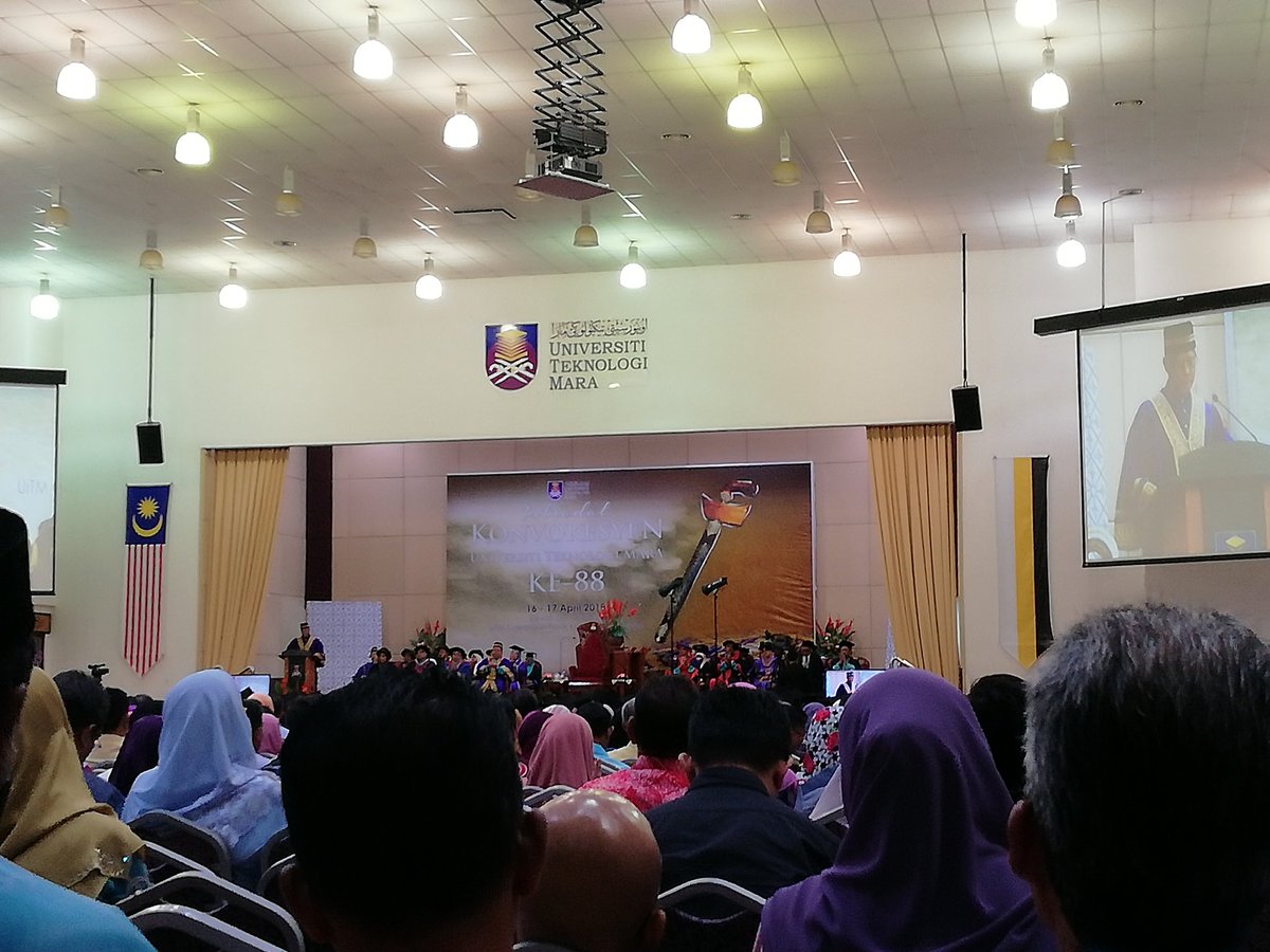 chemazlan's tweet photo. Konvokesyen Uitm Seri Iskandar Perak https://t.co/Vv5mCf5bDI