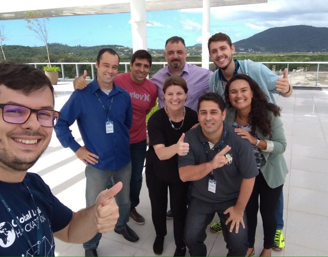 SeApresente's tweet photo. A great meeting this morning! It was a pleasure for us to share with @dera_nevin a little about our solution and this amazing experience, to be a part of #GLH2018 #ApresenteseinNY https://t.co/0007AFu4Ep