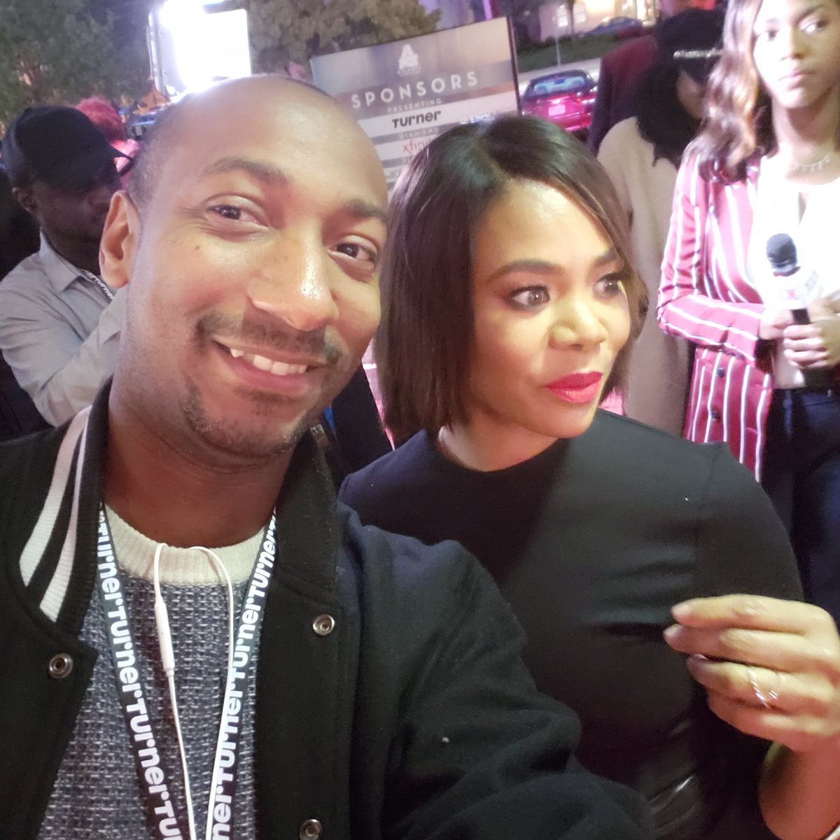 Journalistorian's tweet image. &quot;Now U gon&apos; have 2 do a better #selfie than that.&quot; - 🤣🤣🤣😂😂😂 @MoreReginaHall roasting me #PrisonLogic premiere #ATLFF.