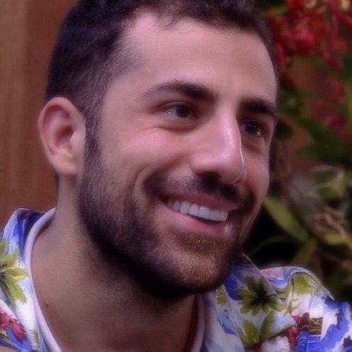 valeria_bandida's tweet photo. QUEM VOCÊ ESCOLHE?

RT - #GleiciCampeã 
FAV - #KaysarCampeão 

#BBB18 https://t.co/kpM67Uz1Oz