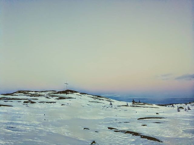 EvHarricana's tweet photo. @tomtomduhamel Chaque soir, je profite du calme de la fin de journée et de la beauté des couleurs pour continuer de découvrir Kuujjuaq en courant.
.
.
.
#inmylens #nunavik #kuujjuaq #natureinmylens #winterinmylens #sunsetinmylens #sunset #jouerdehors #neverstopexploring #lostinth https://t.co/IVORi2873Y