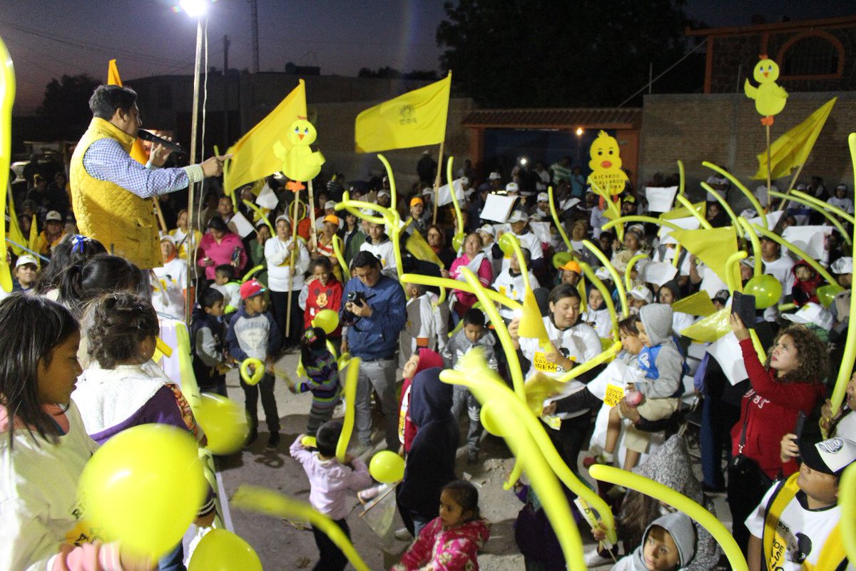 #DistritoII #PensandoEnGrande Sabemos gobernar de la mano con las familias, unidos y en progreso, es la mejor opción para San Luis Potosí #RGC <a href="/PRDSLPOficial/">PRD San Luis Potosí</a> <a href="/PRDLeonorNoy/">Leonor Noyola Cervantes</a> <a href="/PRDMexico/">PRD</a> <a href="/ManuelGranados_/">Manuel Granados Covarrubias</a>