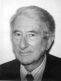 abjdillon's tweet photo. "There are many other modes of meaning, in any culture, which are outside the realm of language." Thank you for the Metafunctions! RIP Michael Halliday (13 April 1925โ15 April 2018) #MAKHalliday #sfg #semiotics #linguistics #metafunctions https://t.co/WlAjggkbJP