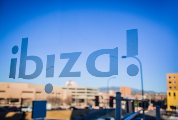 HotelAndaluz's tweet photo. It's a gorgeous day in ABQ, so why not enjoy a drink on the patio?! Join us downtown at Ibiza Urban Rooftop Lounge for Happy Hour from 5pm-7pm
.
.
#abqviews #abqtodo #downtownabq #abq #HappyHour https://t.co/juB4p8ueQn