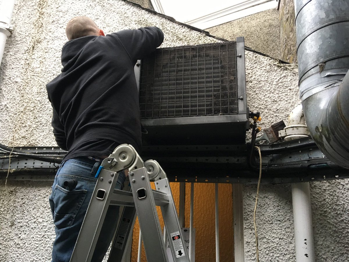CentralBeltRef's tweet photo. Out with the old and in with the new. Cellar Cooling Installation completed and commissioned on Friday :-) https://t.co/oIQa6DYtGK