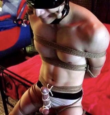 ValentineTally's tweet photo. This is how you pathetic little lowlife pricks should be kept! Sick and fucking tired of so called subs fucking me around! Stop wasting my fucking time you make me sick! #subs #pathetic #lowlife #findomgoddess #brat @rt_feet @RTAIchemist @rtfemdom1 @RTPork https://t.co/F6I3igNtDQ