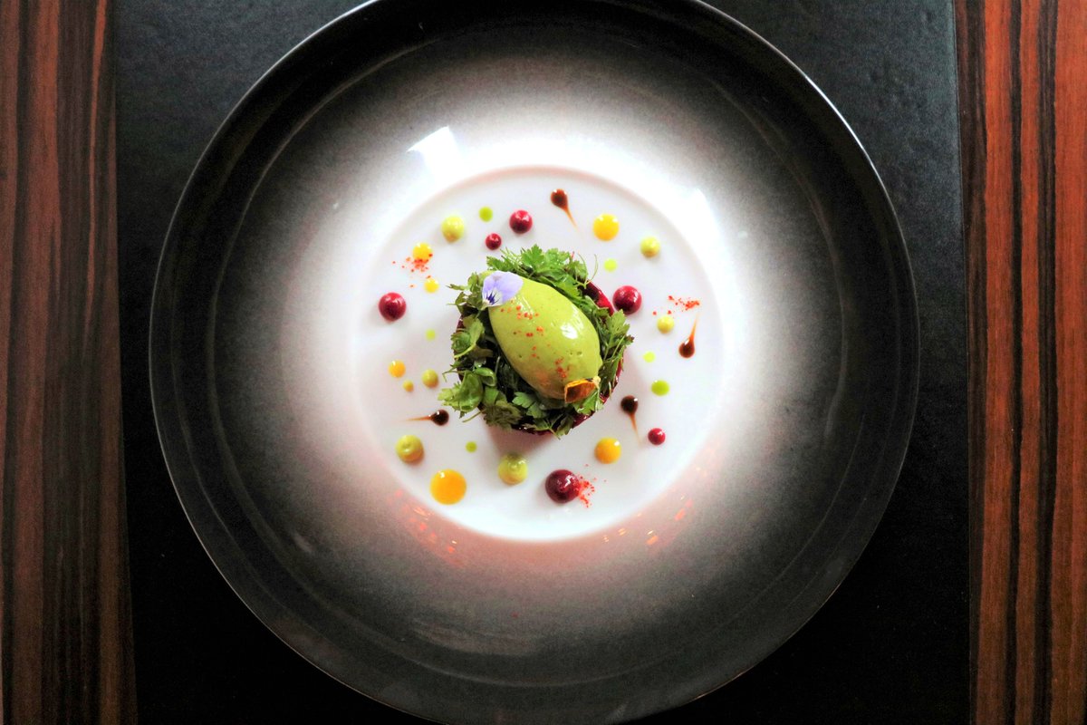 Starting the week off with dinner at L’ATELIER and @joelrobuchonusa Executive Chef Christophe Bellanca’s impeccable cooking: “LA BETTERAVE” Beet, apple avocado duo, green mustard sorbet.