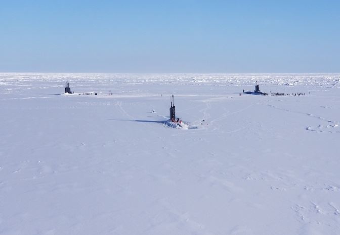 USN_Submariner's tweet photo. Submarines Once, Submarines Twice......Submarines Thrice on Ice!

🇺🇸 Los Angeles-class USS Hartford (SSN 768)
🇺🇸 Seawolf-class USS Connecticut (SSN 22)
🇬🇧 Trafalgar-class HMS Trenchant (S91)

Source: @ArcticSubLab FB

#SilentService #ICEX2018 https://t.co/ywX1qqe3nE