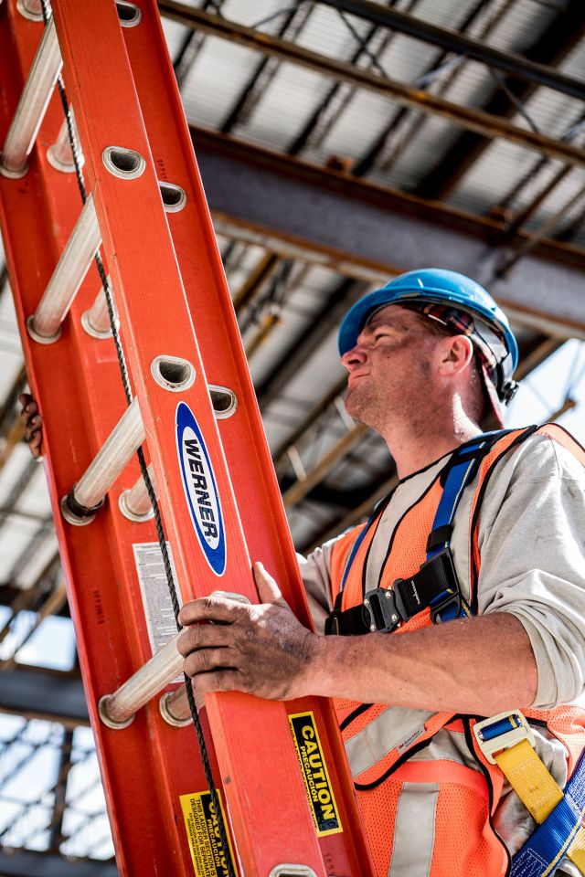 Werner_Safety's tweet photo. #Werner #extensionladders for reaching roof tops or higher elevation on #construction sites. A #musthave for the home and job. https://t.co/a0jdEOMajh