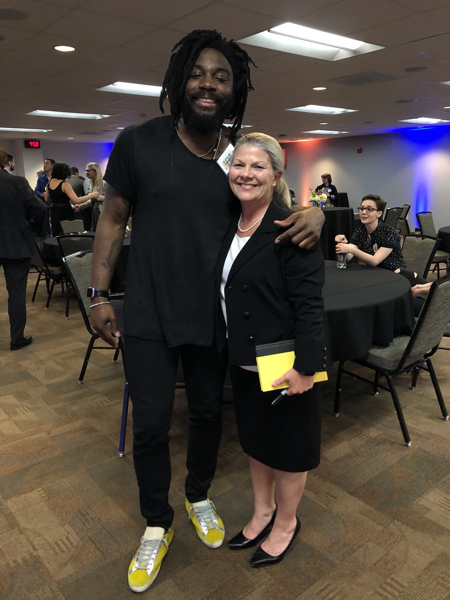 scienceullrich's tweet photo. Jason Reynolds visits MPMS tomorrow to make his stories come to life! #MPMS2017 WOW!! https://t.co/ctFzTv2Dzh