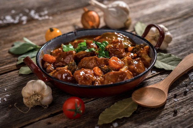 DavidsCondiment's tweet photo. Looking for something cozier for dinner in the Ontario storm? No better time for a beef stew. ❄️🔥😊 #ONstorm #TOstorm https://t.co/IDXxK2IZE3