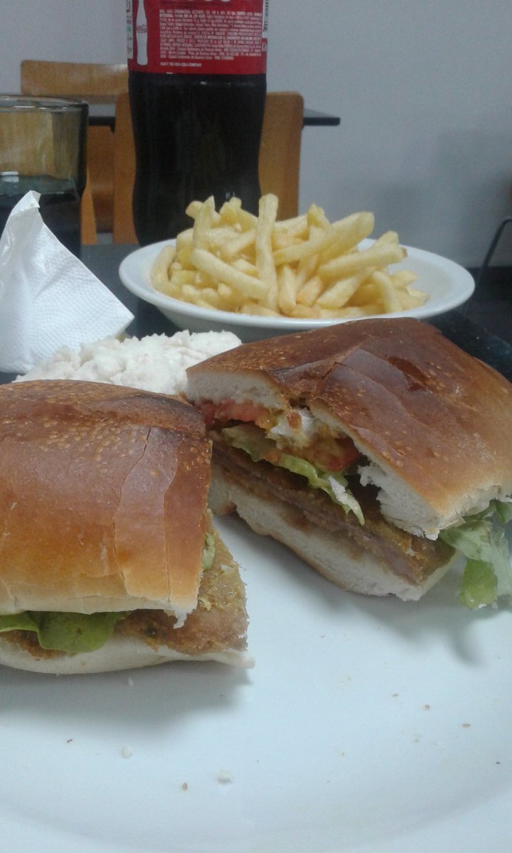soycuervo72's tweet photo. Es verdad, siempre se vuelve al primer amor.... #UnoDeMila #Fritas y una #Cocucha 😍 https://t.co/5noPw3p2MP