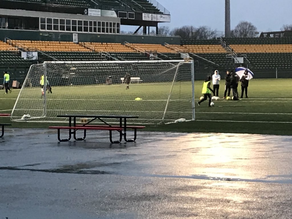 soccerwasho's tweet photo. That’s #dedication #JRRhinos training @RochesterRhinos @CSStadium https://t.co/RnQIfXsUnR