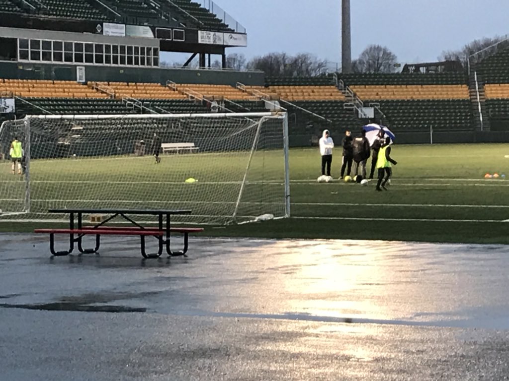 soccerwasho's tweet photo. That’s #dedication #JRRhinos training @RochesterRhinos @CSStadium https://t.co/RnQIfXsUnR