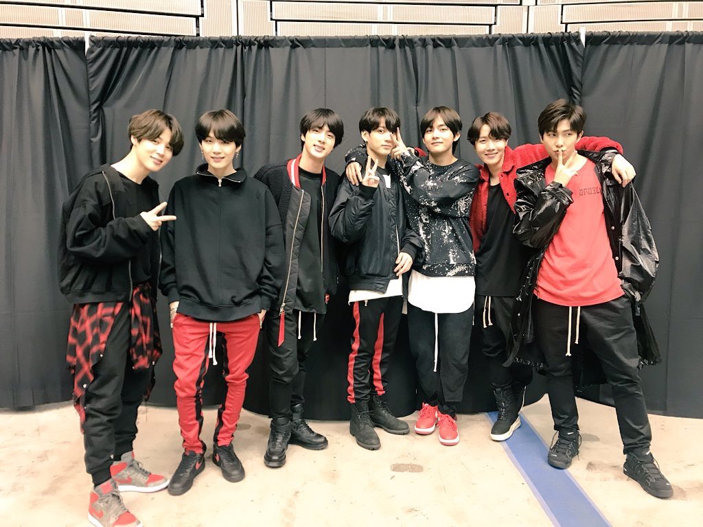 rambleame's tweet photo. everyone get ready , may 18th and the new albums called tear is coming out HEBEIAGHDSJWH @BTS_twt #LOVE_YOURSELF_轉_Tear #BTS24Hours #BTSLoveMyself #bts https://t.co/Hbwzpuwf5e